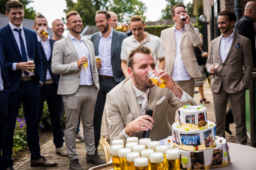 Borrel van een bruiloft in eigen tuin in 't Loo.