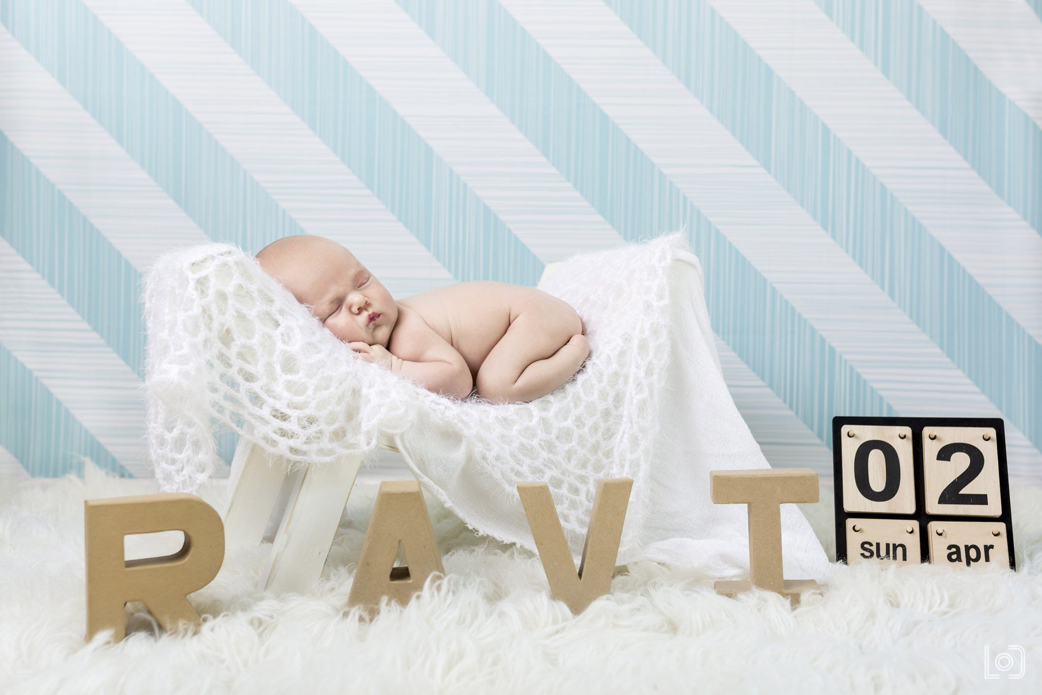 Newbornshoot in de studio in Beuningen