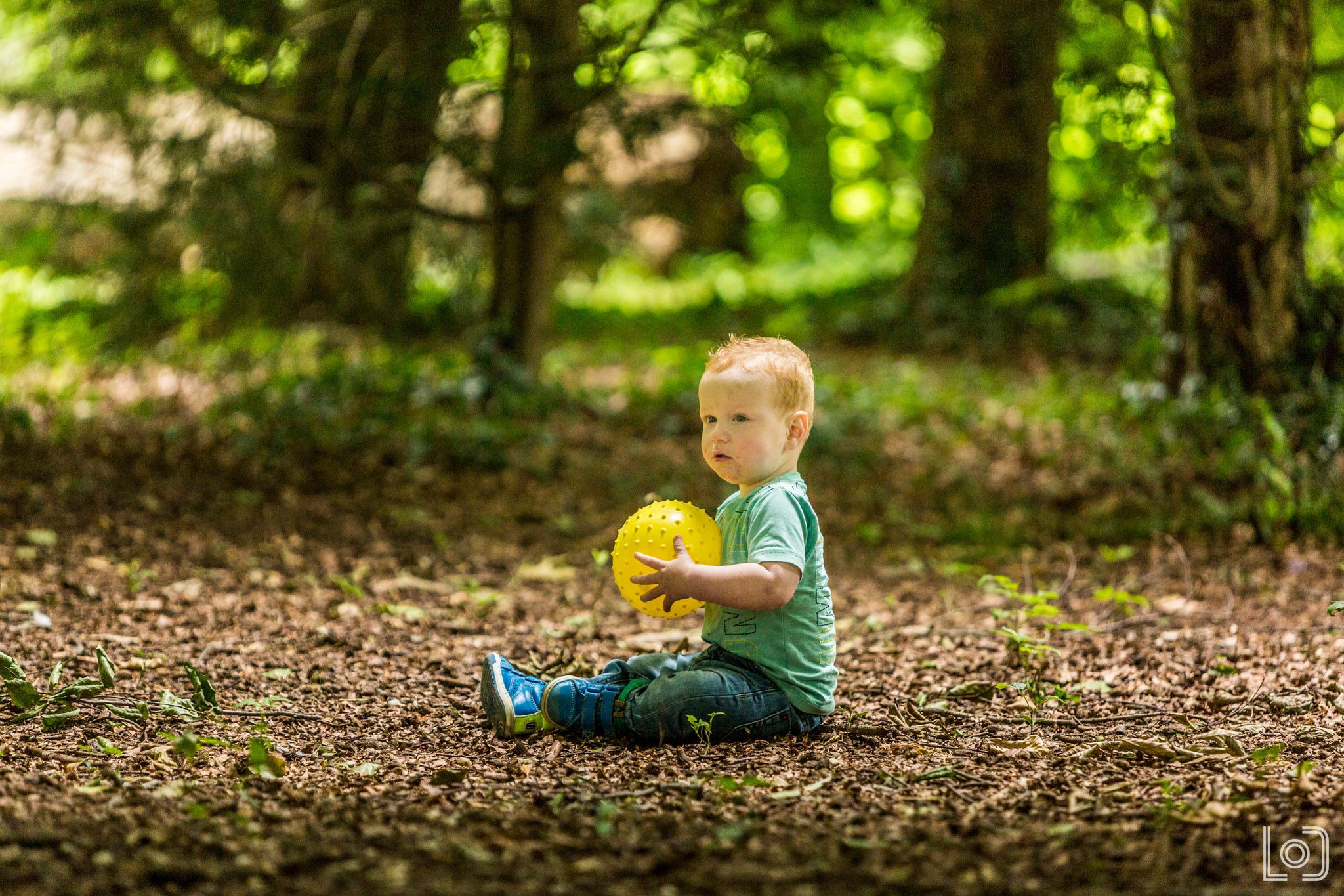 Gezinsfotoshoot op locatie in de natuur