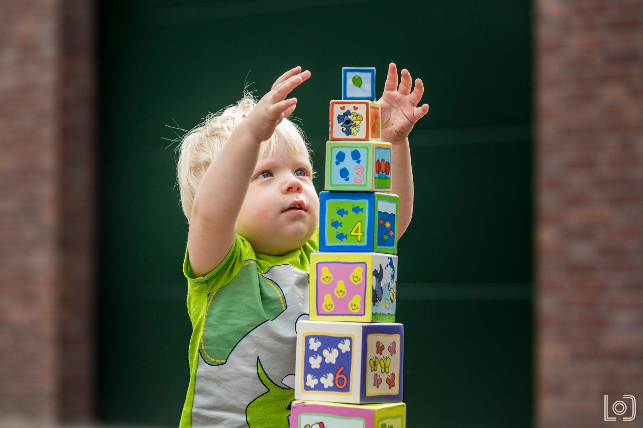 Fotoshoot gezin met een kind in de buurt van Heeswijk