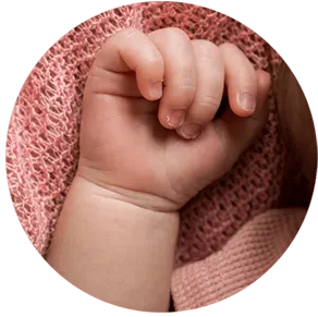 Close-up van een babyhandje